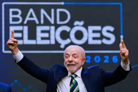 Lula autoriza quebra de sigilo dele e de toda família e exige que o Flávio Bolsonaro faça o mesmo