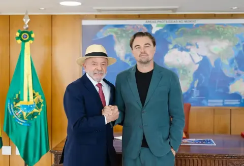 Leonardo DiCaprio cumpre maratona ambiental no Brasil e se reúne com Raoni e Lula