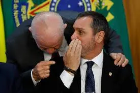 Exclusivo: PF buscou ilegalmente material contra Flávio Bolsonaro em escritório de Willer Tomaz
