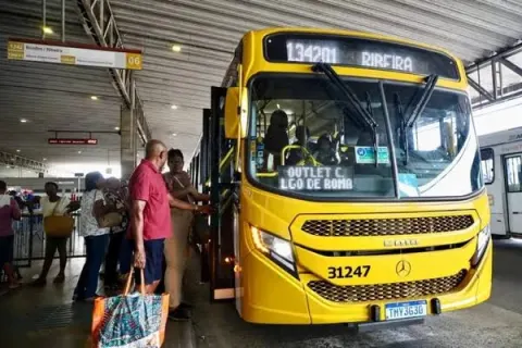 TRE-BA manda prender secretário de Salvador por retenção de ônibus… 