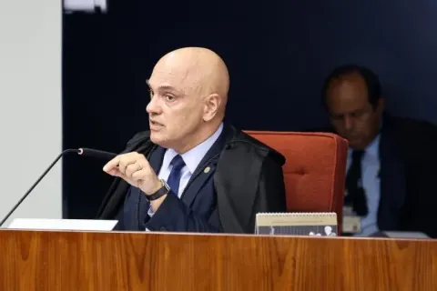 Moraes &quot;ARREGA&quot; e cancela pronunciamento que faria no plenário da 1ª Turma