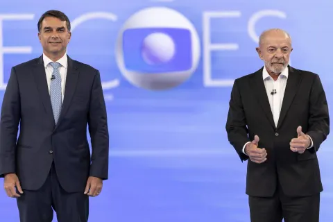 Caso Ana Clara e provocação sobre “nove dedos” marcam debate entre Lula e Flávio; veja os 10 destaques
