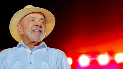 Alta desaprovação alarma time de Lula; aliados defendem mudança em campanha
