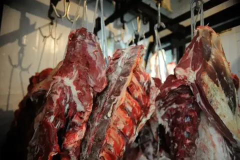 Embargo da União Europeia à carne brasileira não deve aliviar preço no supermercado