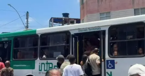 Justiça manda restabelecer frota de ônibus em Salvador e impõe MULTA de R$ 1 milhão por hora