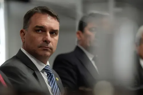 PT mira pós-eleição com abertura de sigilos de Flávio Bolsonaro | Blogs | CNN Brasil