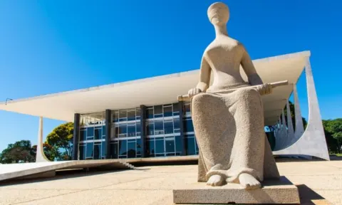 Ministros ignoram crise envolvendo Moraes em primeira sessão após revelação de relatório com mensagens de Vorcaro
