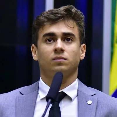 Petista atropela crianças em manifestação do Bolsonaro