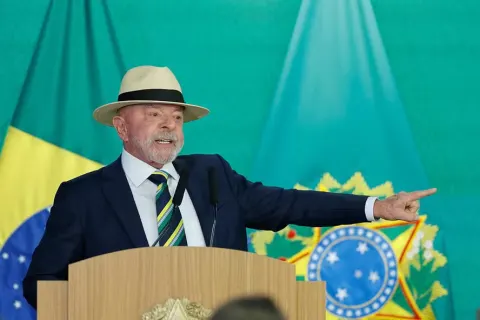 Estagnação de Lula em pesquisas e escalada da crise no STF preocupam campanha petista