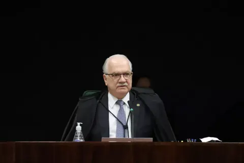 Fachin diz que &quot;autoridade do cargo não confere privilégio&quot; e promete medidas em breve após mensagens de Vorcaro a Moraes