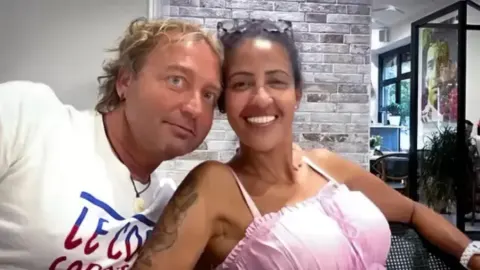 [Não levou &quot;vantagi&quot;] Brasileira é condenada à prisão perpétua pela morte do marido italiano