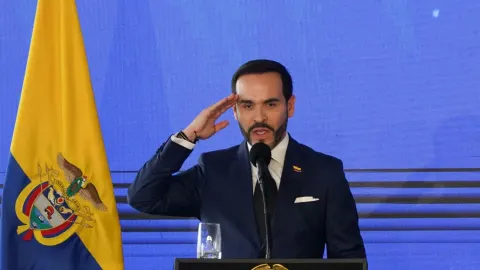 Presidente colombiano suspende proibição que durava 10 anos e flexibiliza o porte de armas no país