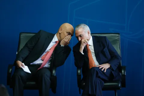 Temer diz ter orientado Moraes a buscar diálogo com Mendonça