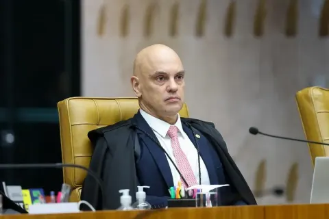 URGENTE: Fachin decide retirar Alexandre de Moraes da relatoria do inquérito das Fake News