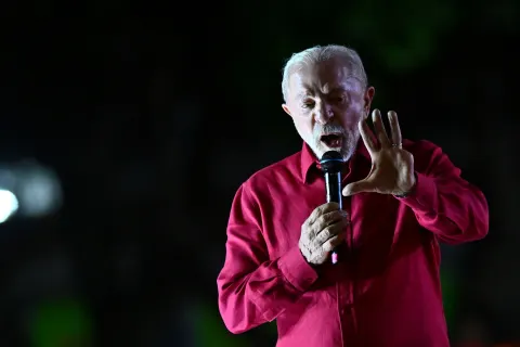 Lula provoca Meta e defende debate de &quot;regulamentação sem censura&quot;