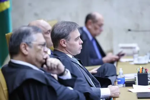 PGR é contra pedido de Moraes para investigar André Mendonça por atuação nos casos Master e INSS