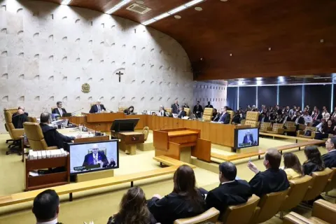 STF | Dino pede que afastamento de Andrei vá a plenário; decisão fica com Fachin