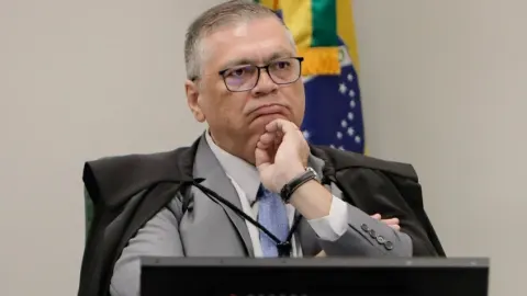 Dino defende decisões monocráticas e questiona fim de inquéritos no STF