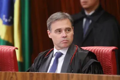 André Mendonça revoga prisão do filho do Careca do INSS