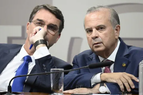 Marinho diz a Gilmar que Flávio Bolsonaro não romperá com o STF caso vença as eleições