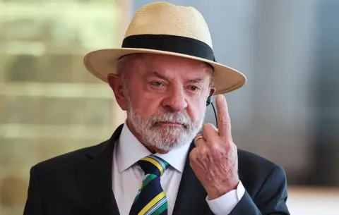Lula se posiciona sobre crise no STF, defende reforma no Judiciário e apuração