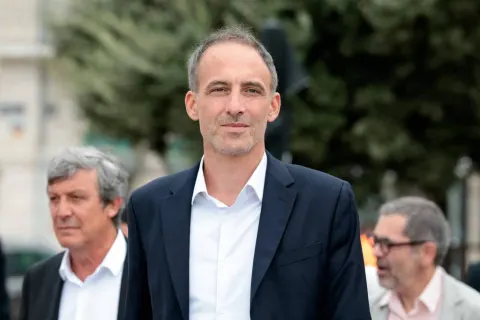 &#039;Socialista champagne&#039; é a nova esperança da esquerda para eleição na França