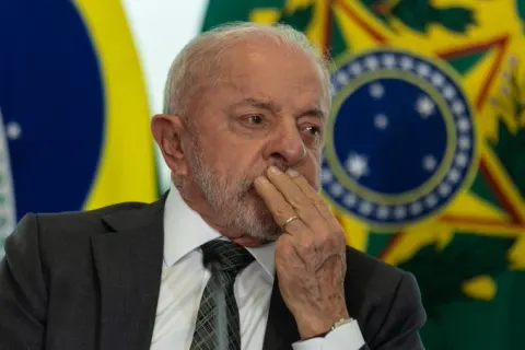 O sinal amarelo para Lula a 30 dias das eleições