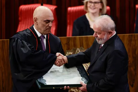 PT vê ‘eleição antissistema’ e teme impacto de caso Moraes nas urnas