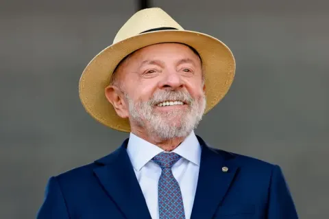 Vote. Vote em político. Vote em Lula - 247