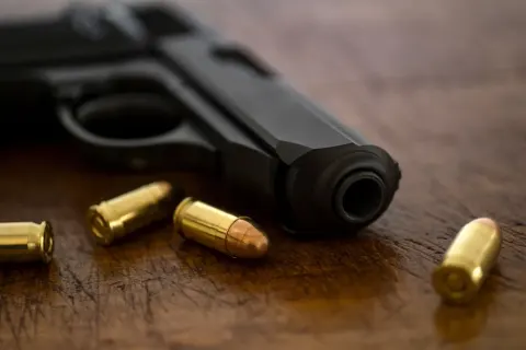 EUA emitem alerta sobre viagens ao Brasil devido a crimes e sequestros