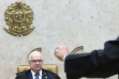 O STF virou uma carcaça; só se espere mais putrefação