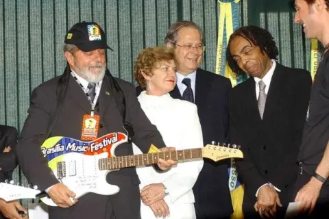 &quot;Essa vai para Vorcaro e o Supremo&quot;: Capital Inicial atiça Rock in Rio